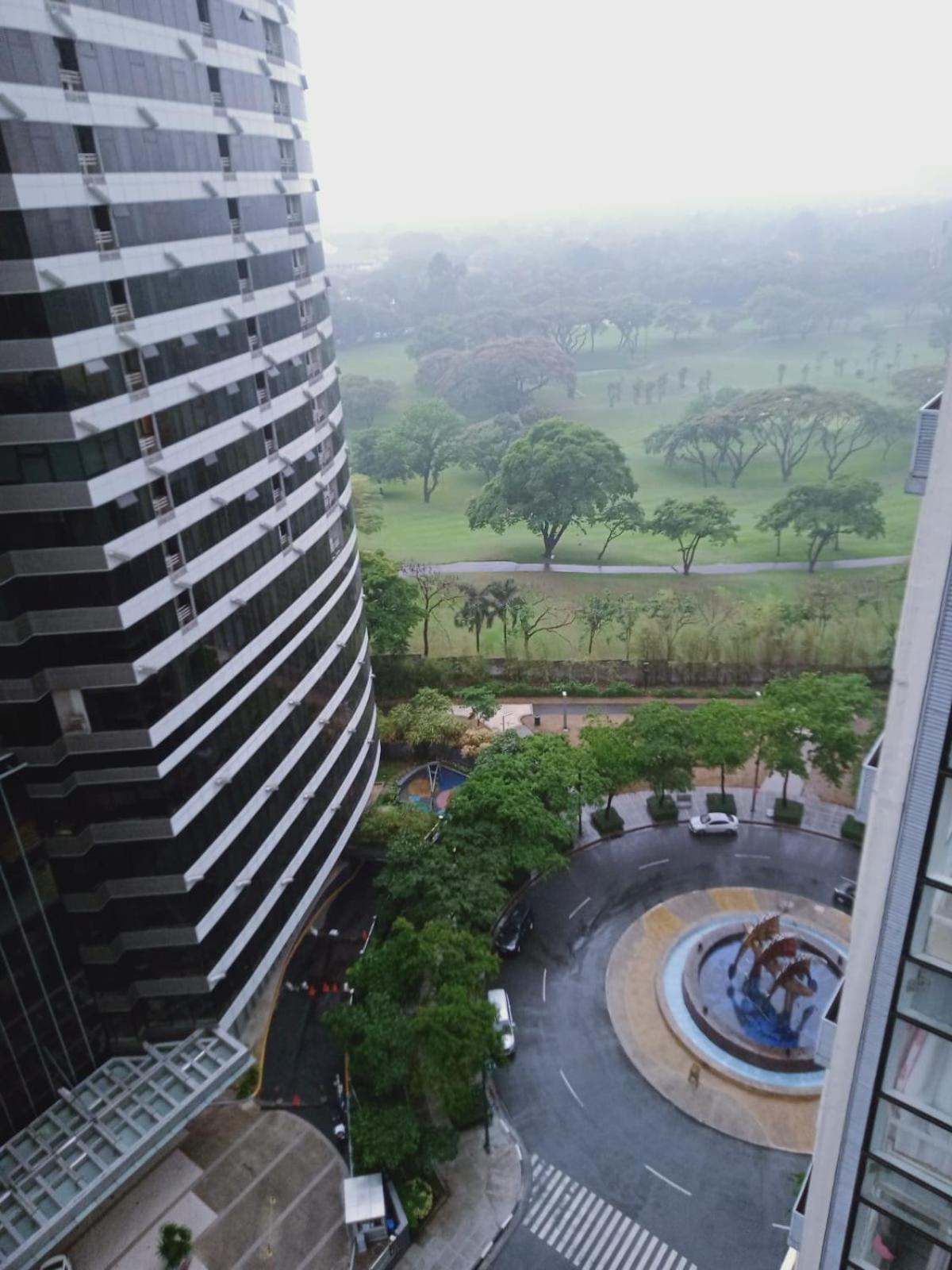 2 Bedrooms Units Forbes Area 5Th Avenue Bgc Center Manila Esterno foto