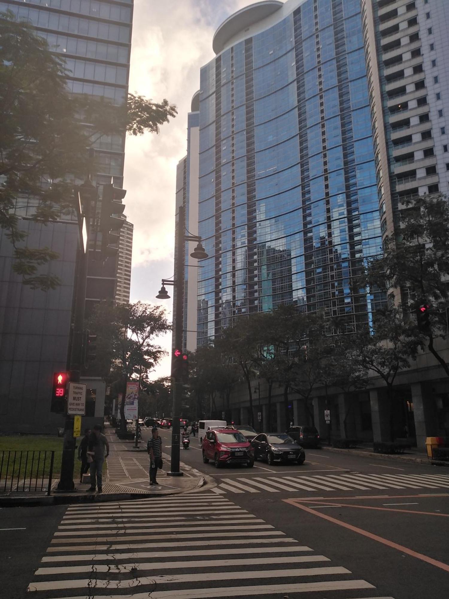 2 Bedrooms Units Forbes Area 5Th Avenue Bgc Center Manila Esterno foto