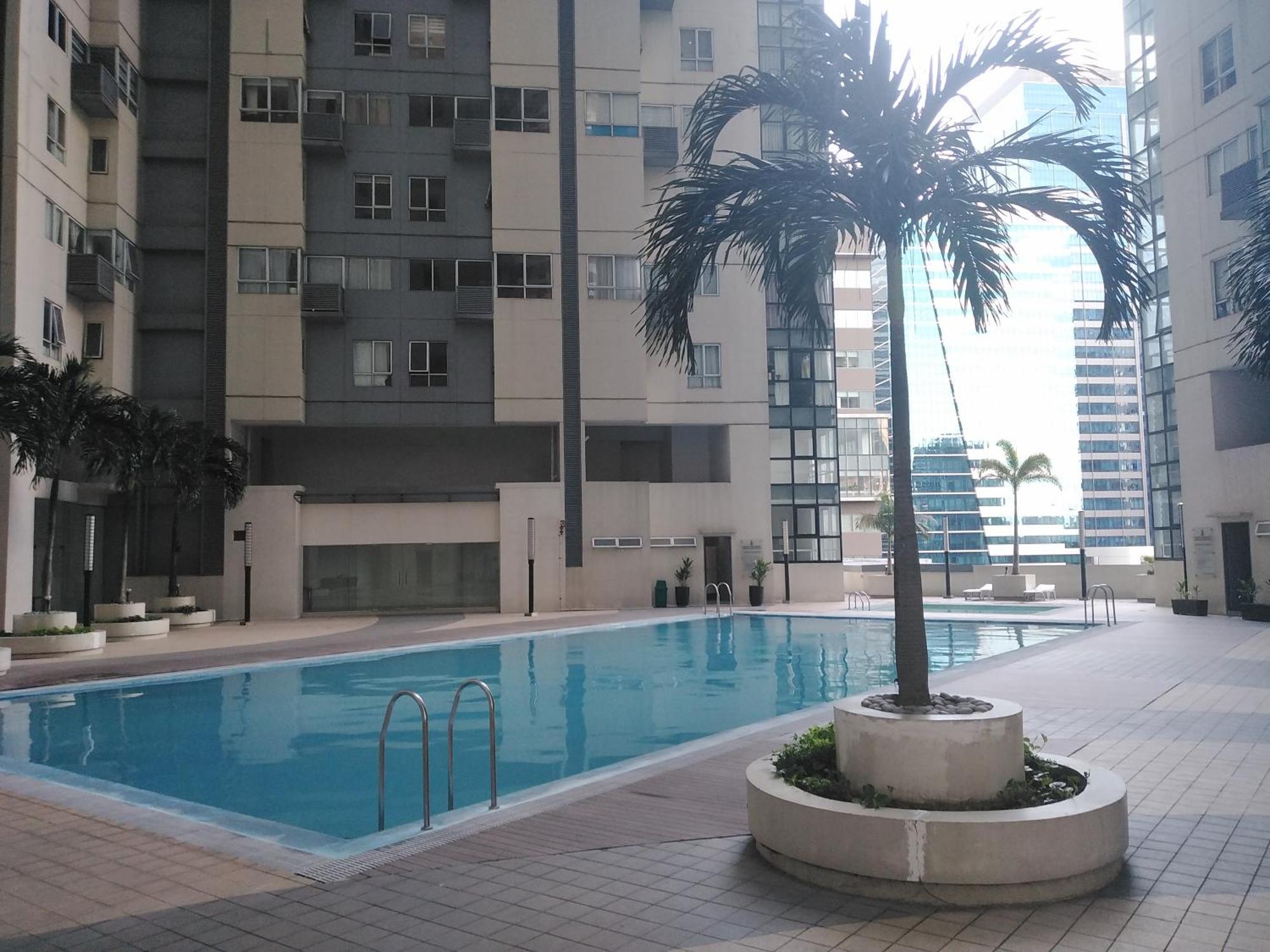 2 Bedrooms Units Forbes Area 5Th Avenue Bgc Center Manila Esterno foto