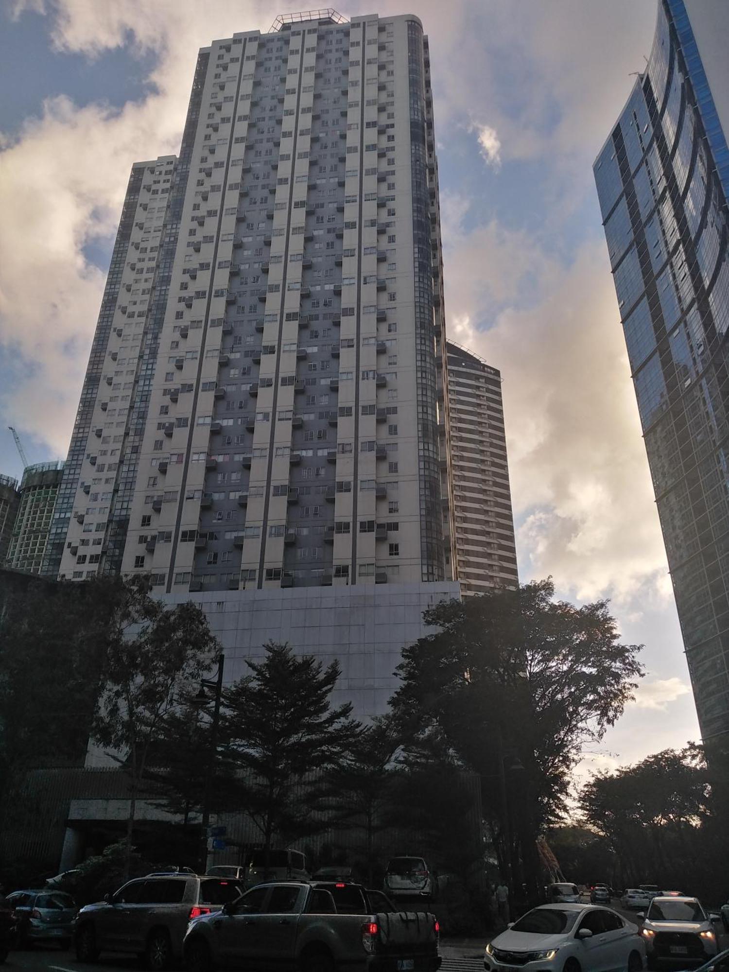 2 Bedrooms Units Forbes Area 5Th Avenue Bgc Center Manila Esterno foto